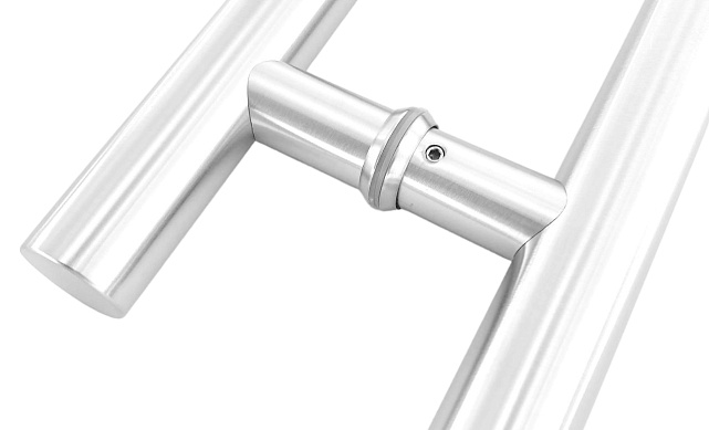 Ручка для стеклянной двери рейлинг двухсторонняя для стекла 8-12 мм, 32х625х800 мм, шлифованная t633-800 SSS 2 Ручка для стеклянной двери рейлинг двухсторонняя для стекла 8-12 мм, 32х625х800 мм, шлифованная t633-800 SSS 2
