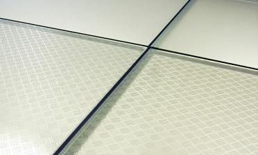 Стеклянный пол в квартиру с декоративным стеклом купить в Алматы