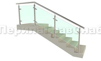 Ограждение лестницы с квадратными стойками и пластинчатыми стеклодержателями в Алматы. Готовые проекты ПерилаГлавСнаб