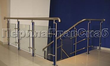 Ограждение со стойками с акриловыми вставками на спайдерных стеклодержателях купить в Алматы