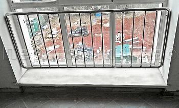 Ограждения из нержавейки экранного типа «Частокол» для окон в Алматы. Готовые проекты ПерилаГлавСнаб