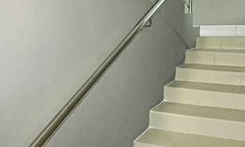 Пристенный поручень из нержавеющей стали в Алматы. Готовые проекты ПерилаГлавСнаб Пристенный поручень из нержавеющей стали в Алматы. Готовые проекты ПерилаГлавСнаб