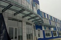 Стеклянные козырьки на спайдерах в Алматы. Готовые проекты ПерилаГлавСнаб - фото 1